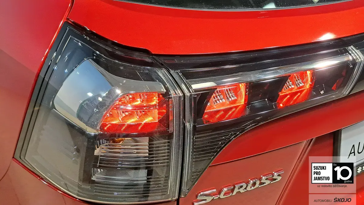 SUZUKI S-CROSS 1.4 PREMIUM 2WD HYBRID-14